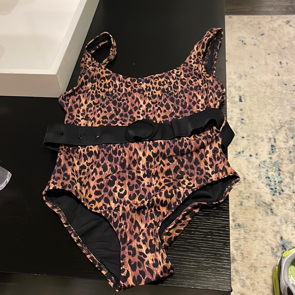 Belted Leopard Print Swimsuit - Picture 2 of 7